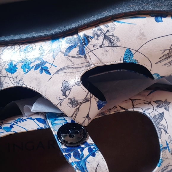 Ingaro brand shoes for women. Size 6 - Picture 2 of 3